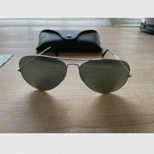 Ray-Ban silver mirror aviator sunglasses